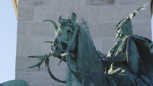 Chevalier Renaissance Monté Sur Statue Cheval Budapest Hongrie — Video