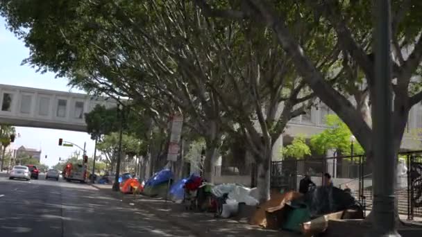 Camión Bomberos Escena Campamento Indigentes — Vídeos de Stock