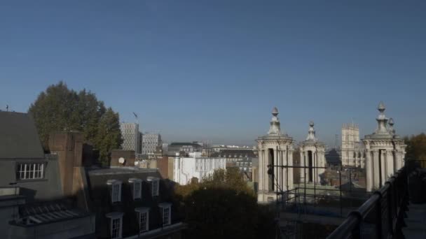 Zoom Lento Vista Tiro Desde Azotea John Smith Square Towers — Vídeos de Stock