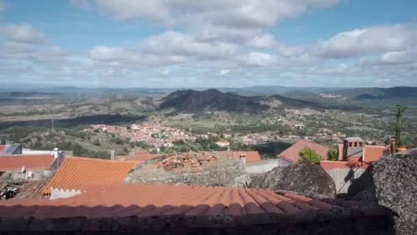 Dron Panuje Nad Fuji Monsanto Village Pomarańczowymi Dachówkami Panelami Słonecznymi — Wideo stockowe