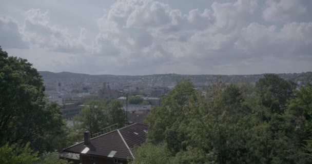 Pan Stuttgart Een Bewolkte Hemel Een Zomerdag — Stockvideo