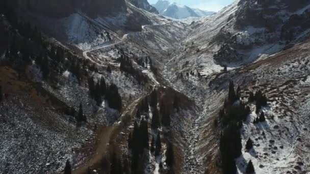 Aufschlussreiche Filmische Drohnenaufnahme Des Trans Ili Alatau Gebirges Kasachstan Die — Stockvideo