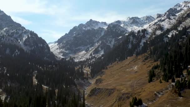 Kameradrohnenaufnahmen Des Trans Ili Alatau Gebirges Kasachstan — Stockvideo