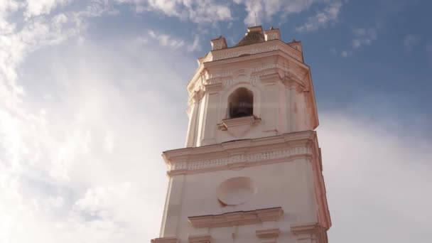 位于巴拿马城Casco Viejo独立广场的国家标志性建筑大都会大教堂壮观的钟楼的特写 — 图库视频影像