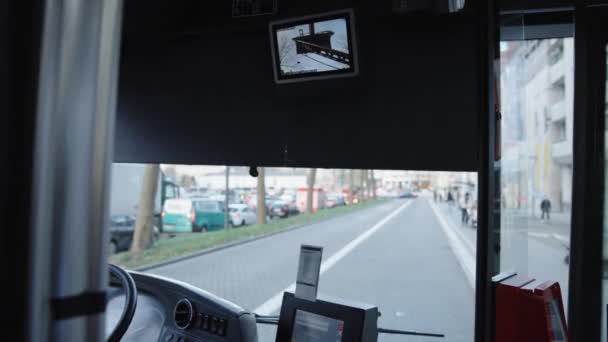 Bajando Pantógrafo Pantalla Dentro Del Autobús Eléctrico Cámara Para Conductor — Vídeo de stock