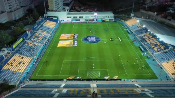 リスボンのEstoril Praia Stadiumでのゲームの夜の空中ビュー ドローンショット — ストック動画