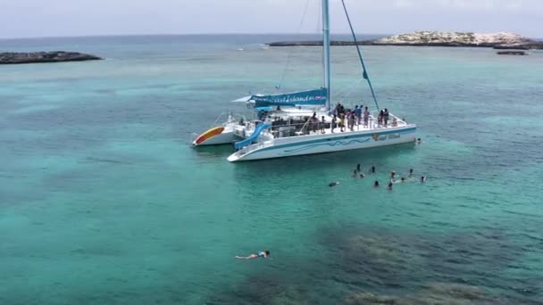 Aerial Άνθρωποι Ένα Πάρτι Βάρκα Cayo Lobos Fajardo Πουέρτο Ρίκο — Αρχείο Βίντεο