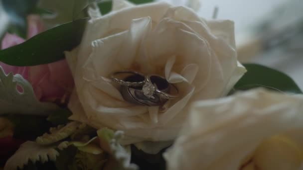 Λουλούδι Γάμου Μπουκέτο Και Βέρες — Αρχείο Βίντεο