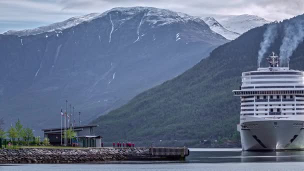 Crucero Que Llega Puerto Flam Noruega Sognefjord Timelapse — Vídeo de stock