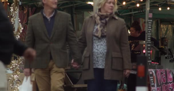 Truro Cornwall Ngiltere Deki Noel Çiftçi Marketinden Alışveriş Yapan Nsanlar — Stok video