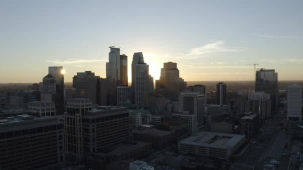 Minneapolis Minnesota Skyline Günbatımı Hava Sahası Çekimi — Stok video