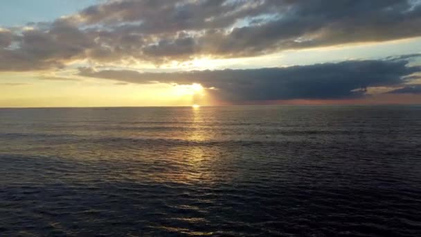 Luftaufnahme Aus Der Adria Bei Sonnenuntergang Entlang Der Albanischen Küste — Stockvideo