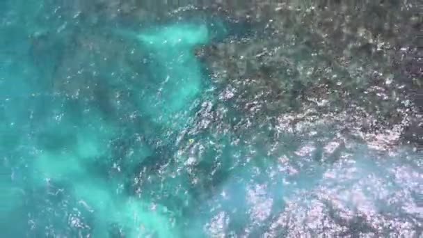 Drone Top Zicht Broken Beach Nusa Penida Indonesië Sluiten Van — Stockvideo