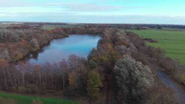 Een Duits Meer Omringd Door Bossen Van Boven — Stockvideo