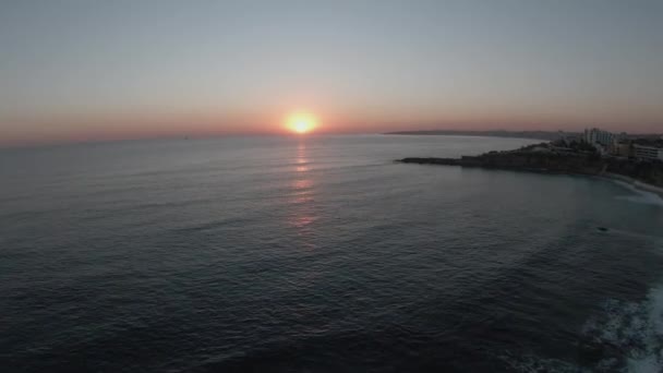 Movendo Fim Pôr Sol Enorme Sobre Oceano — Vídeo de Stock