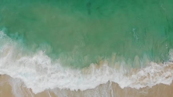 Olas Chocando Costa Playa Tomadas Dron — Vídeos de Stock