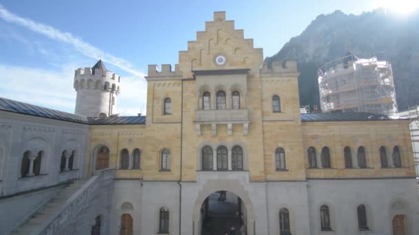 Dalam Gerbang Pintu Masuk Benteng Peri Neuschwanstein — Stok Video