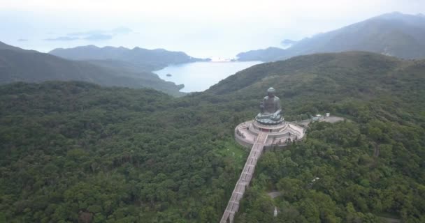 天坛佛在香港大屿山昂坪的航景 — 图库视频影像