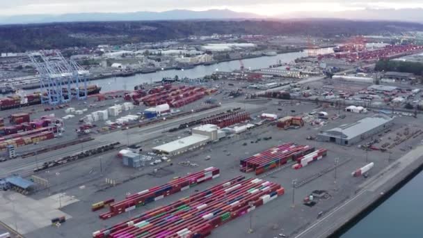Panoramiczny Widok Port Tacoma Zachodzie Słońca Strzał Drona Lotniczego — Wideo stockowe