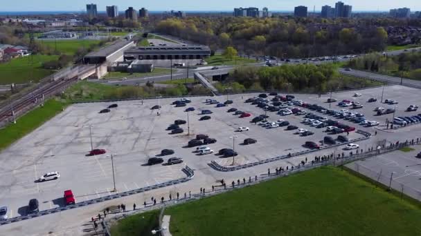 Personas Que Esperan Fila Para Recibir Las Vacunas Covid Lugar — Vídeos de Stock