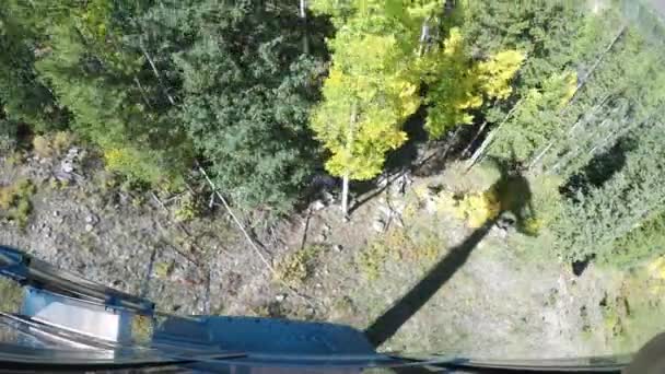 Катание Гондоле Ясный Осенний День Популярном Горнолыжном Курорте Колорадо — стоковое видео
