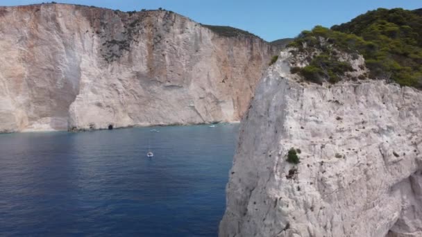 Luchtfoto Van Zakynthos Strand Met Het Wrak Mensen Bootjes — Stockvideo