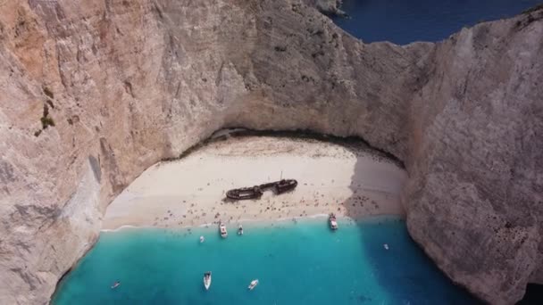 ギリシャザキントスビーチの難破船の空中ビュー — ストック動画