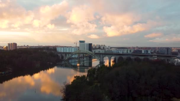 Avanti Aerea Ponte Acqua Ferma Tramonto Nuvoloso Stoccolma — Video Stock