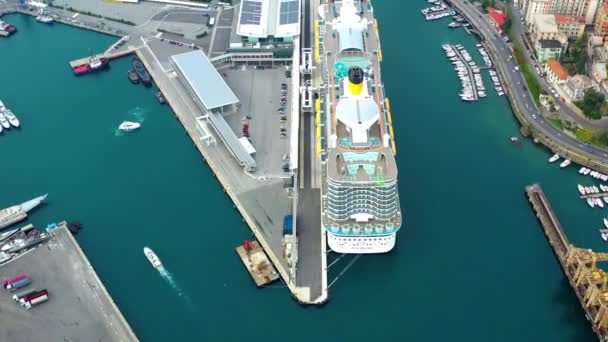 Vue Aérienne Surplombant Port Côte Savone Italie Inclinaison Tir Drone — Video