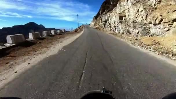 Penunggang Motor Pada Rekaman Jalan Diambil Sikkim Himalayas India Pada — Stok Video