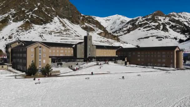 Aérien Sanctuaire Nuria Dans Les Pyrénées Milieu Hautes Montagnes — Video