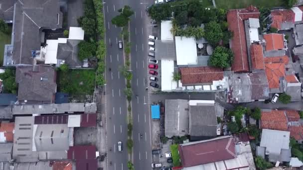 Yüksek Trafik Yoğunluğundan Yoğun Nüfuslu Konutlardan Pov — Stok video