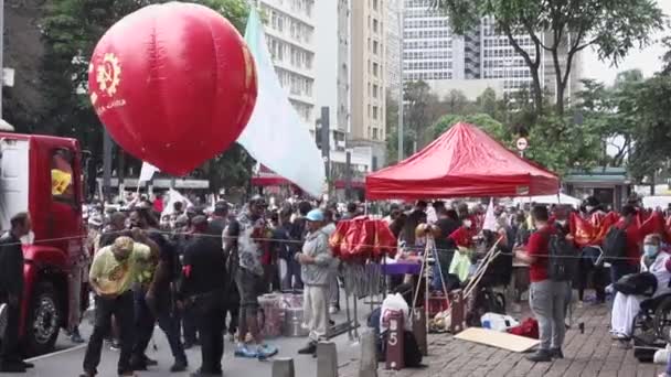 Red Workers Party Balloon Flies Sao Paulo Black Lives Matter — Stock Video