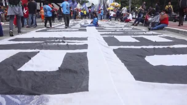 Inclinato Sopra Striscione Enorme Sulla Strada San Paolo Black Lives — Video Stock