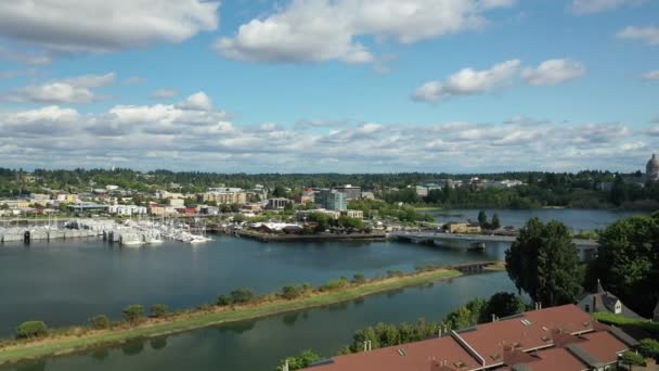 Cinematic Drónszállító Videó Olympia Yacht Club Ról Washington State Capitol — Stock videók