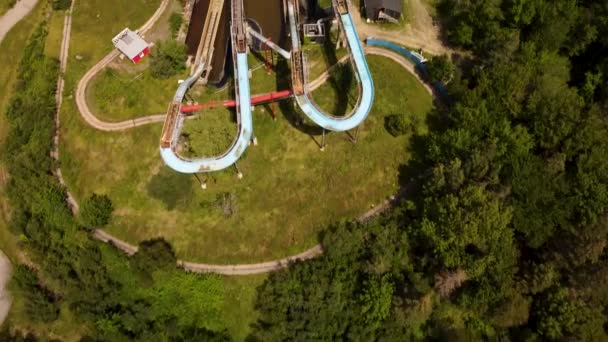 在新斯科舍省一个退役 半废弃的娱乐主题公园 即上克莱门茨的上克莱门茨公园 从空中俯瞰滑雪板或圆木滑行 — 图库视频影像
