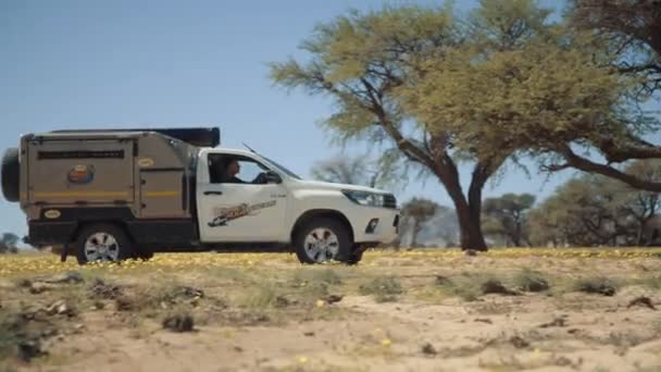 Offroad Camping Fordon Kör Bort Från Campingplats Afrika Som Kameran — Stockvideo