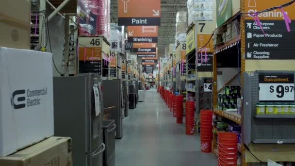 Framgångsrik Supply Chain Economy Som Home Depot Hyllor Fulla Produkter — Stockvideo