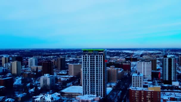 Invierno Construcción Condominio Apartamento Torre Casi Completa Con Fluorescente Rojo — Vídeos de Stock