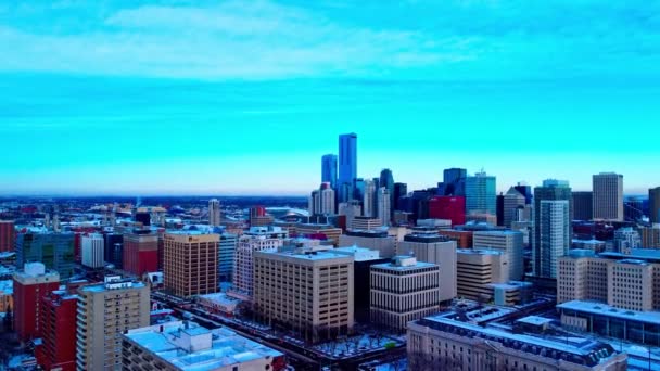 Vuelo Aéreo Sobre Centro Edmonton East Side Los Rascacielos Tercer — Vídeos de Stock