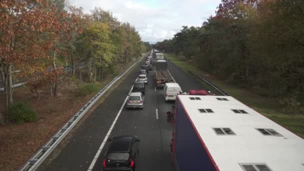 Longues Voies Véhicules Coincés Dans Les Embouteillages Lourds Dans Autoroute — Video