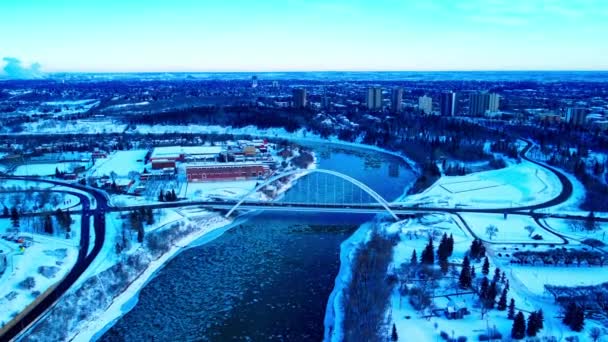 Avión Invierno Hacia Adelante Sobrevuelan Norte Saskatchewan Hacia Puente Walter — Vídeo de stock