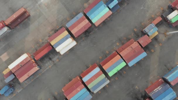 多米尼加共和国海纳码头的集装箱 空中自上而下的飞回 — 图库视频影像