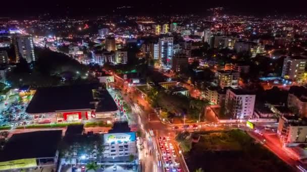 Hyperlapse Santiago Los Caballeros Stad Med Biltrafik Natten Flygdrönare Panoramautsikt — Stockvideo