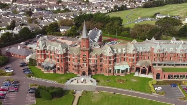 Aerial View Slieve Donard Resort Spa Newcastle Sunny Day County — Stock Video