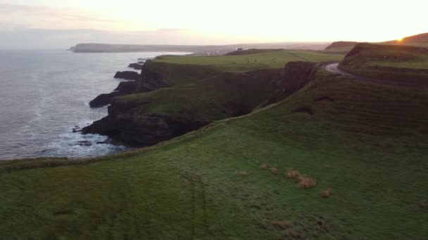 Uitzicht Vanuit Lucht Ruige Kustlijn Richting Portballntrae County Antrim Noord — Stockvideo