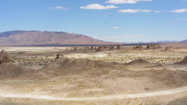Foto Aerea Panoramica Attraverso Deserto Pinnacles Nel Deserto Della California — Video Stock