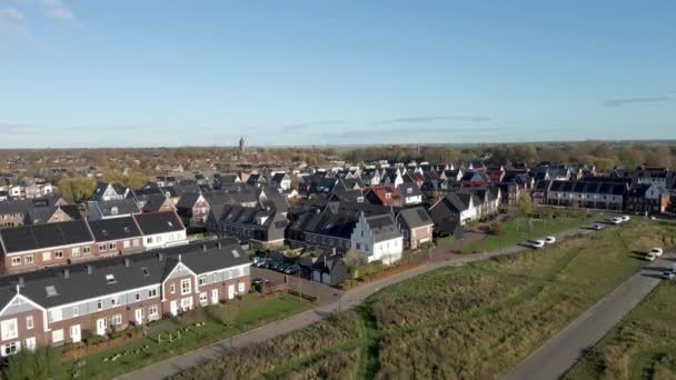 Jib Cinematográfico Bairro Suburbano Moderno Com Telhados Cheios Painéis Solares — Vídeo de Stock