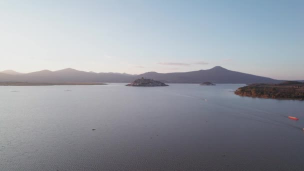 Luchtfoto Van Het Meer Het Eiland Janitzio — Stockvideo