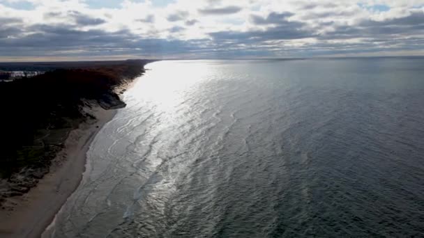 Sonbaharda Michigan Gölü Nün Çarpıcı Bir Klibi Dalgalarda Mükemmel Bulut — Stok video